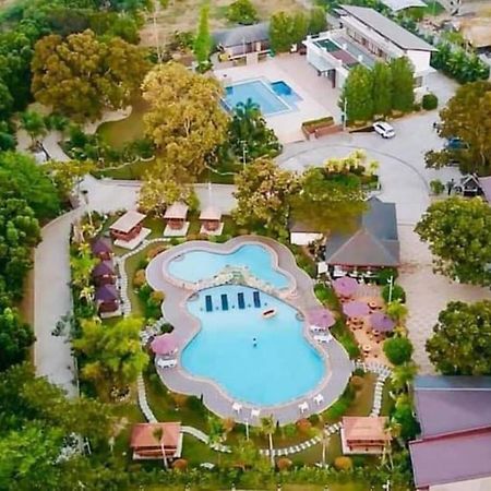 Floating Sanctuary Resort Powered By Cocotel Bulacan エクステリア 写真