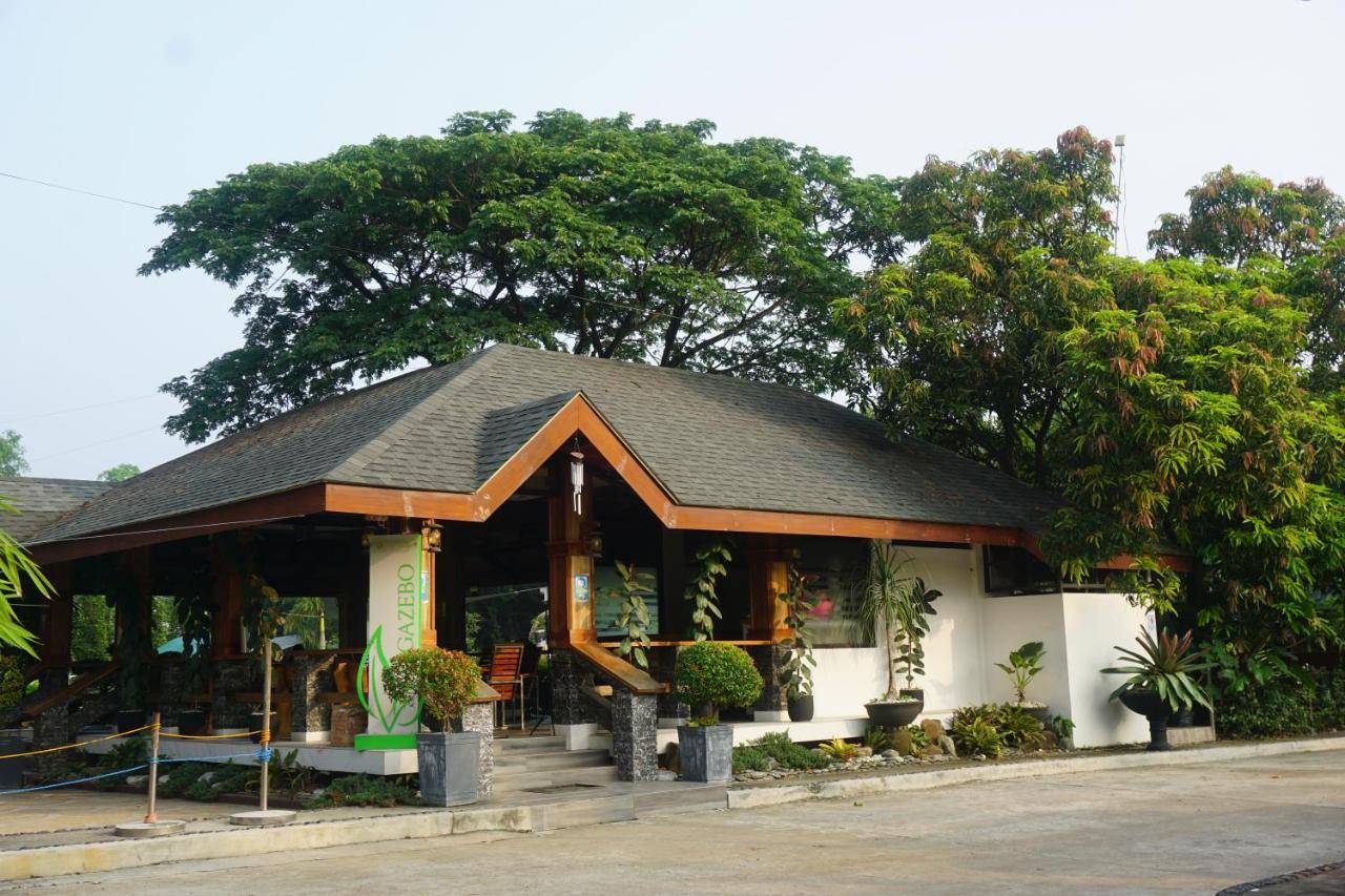 Floating Sanctuary Resort Powered By Cocotel Bulacan エクステリア 写真